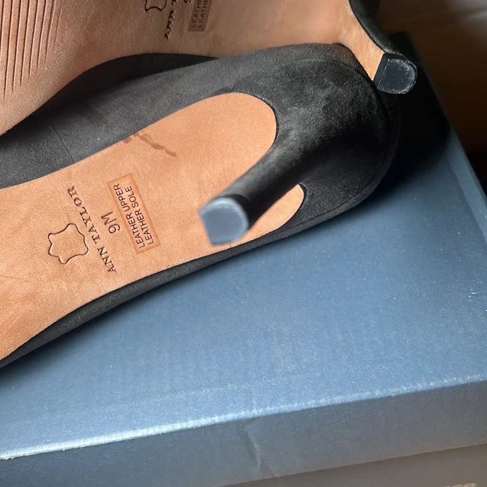 WOMENS GREY ANN TAYLOR PUMPS NWOT - Picture 5 of 6